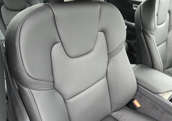 Volvo S60 cena 139900 przebieg: 14500, rok produkcji 2022 z Obrzycko małe 436